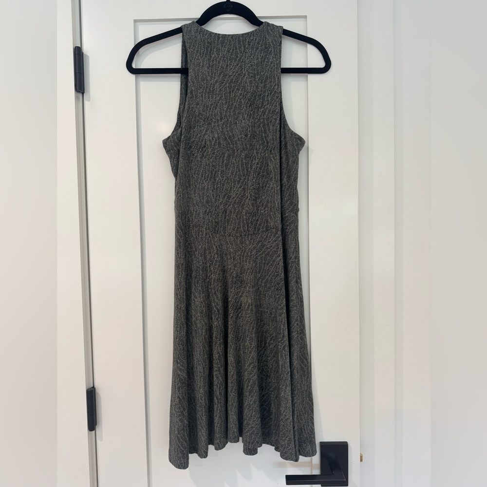 Athleta Santorini Thera Printed Dress in Mojave Laurel Olive - Picture 2 of 7